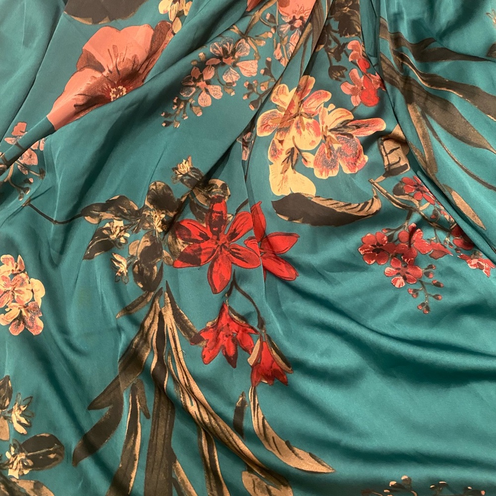 Floral Green Wrap Dress - Picture 5 of 10